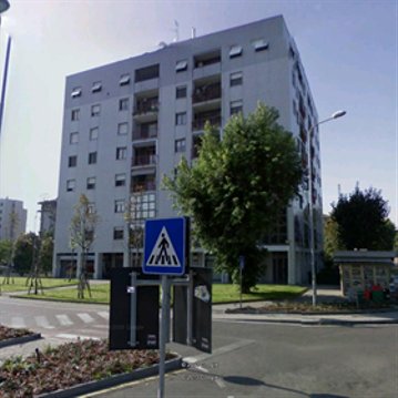 Il palazzo di Piazza Berlinguer 70 a Rozzano che ospita lo studio